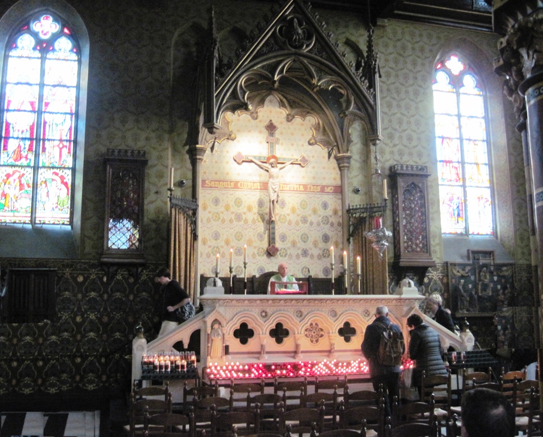 22- Bruges- Celebrazione della Santa Messa nella Chiesa del Sacro Sangue